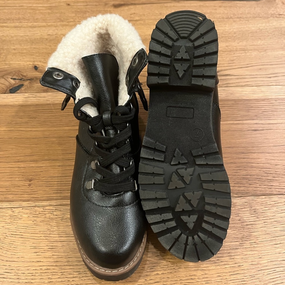 Universal Thread Winter Boots - Picture 5 of 6